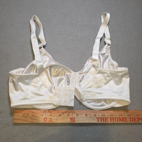 Bali Satin Underwire Bra 38D White Unlined Style 3364 Adjustable Straps - Picture 2 of 4